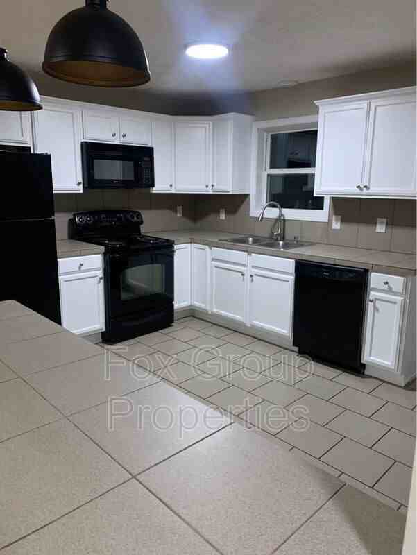 403 E J St - Photo 3 of 6