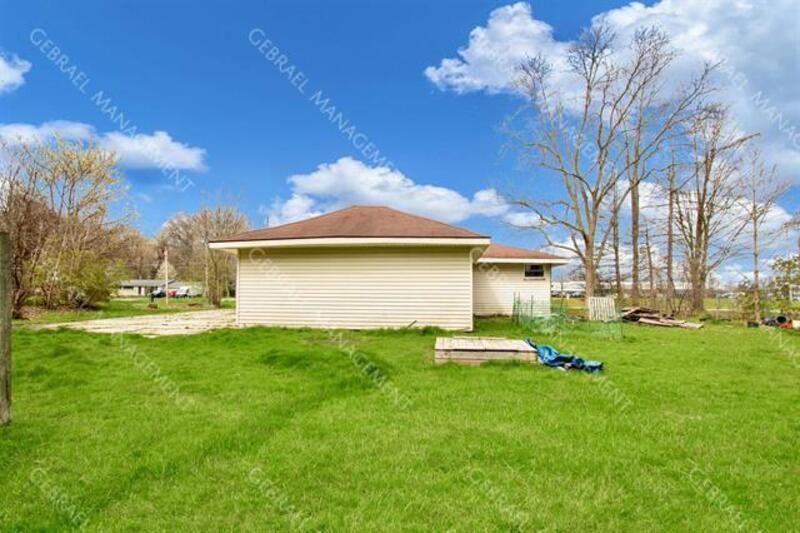 1165 S Elms Rd - Photo 2 of 11