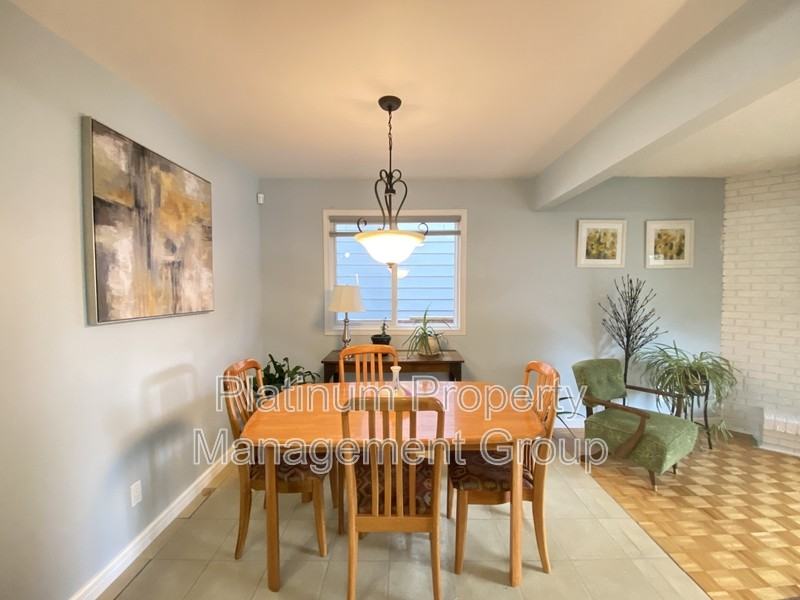 140 Queen Tamara Rd Se #A - Photo 2 of 21