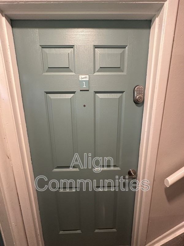 1415 E Gore St - Photo 2 of 17