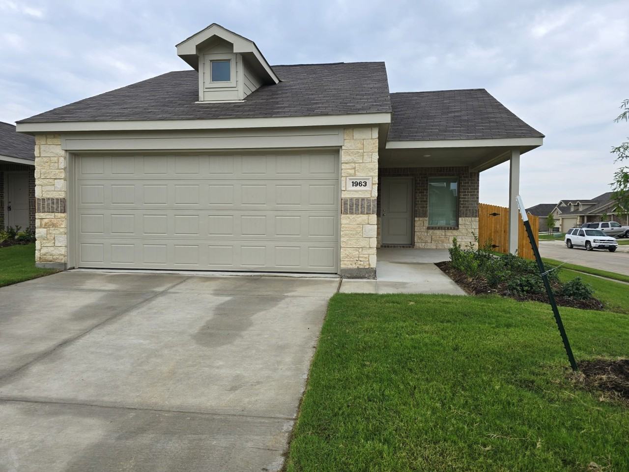 1963 Aves Glen Ln #1963