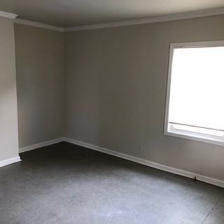 526 Leslie St - Photo 2 of 9