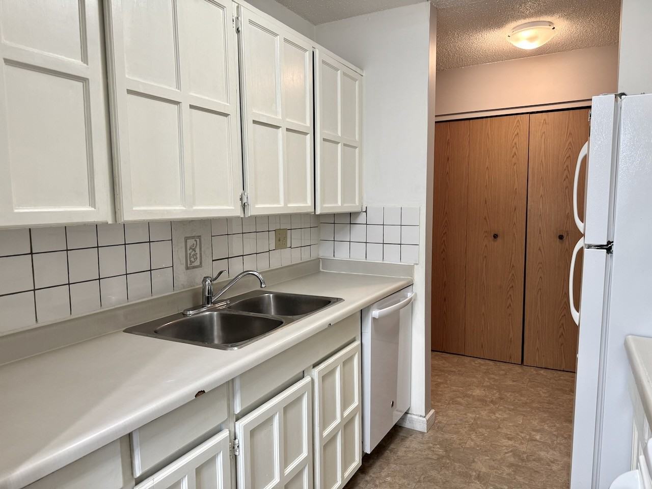 9201 108 Ave Nw - Photo 2 of 22