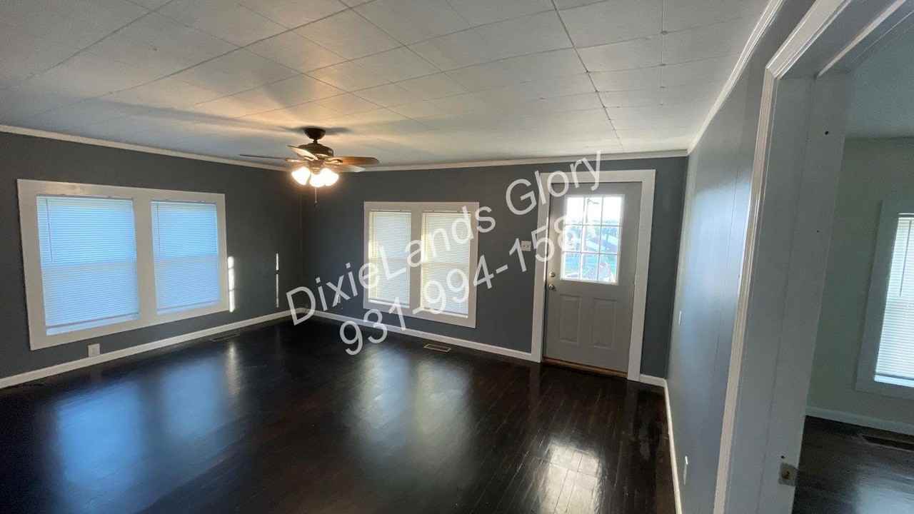 205 W Willow St - Photo 3 of 18