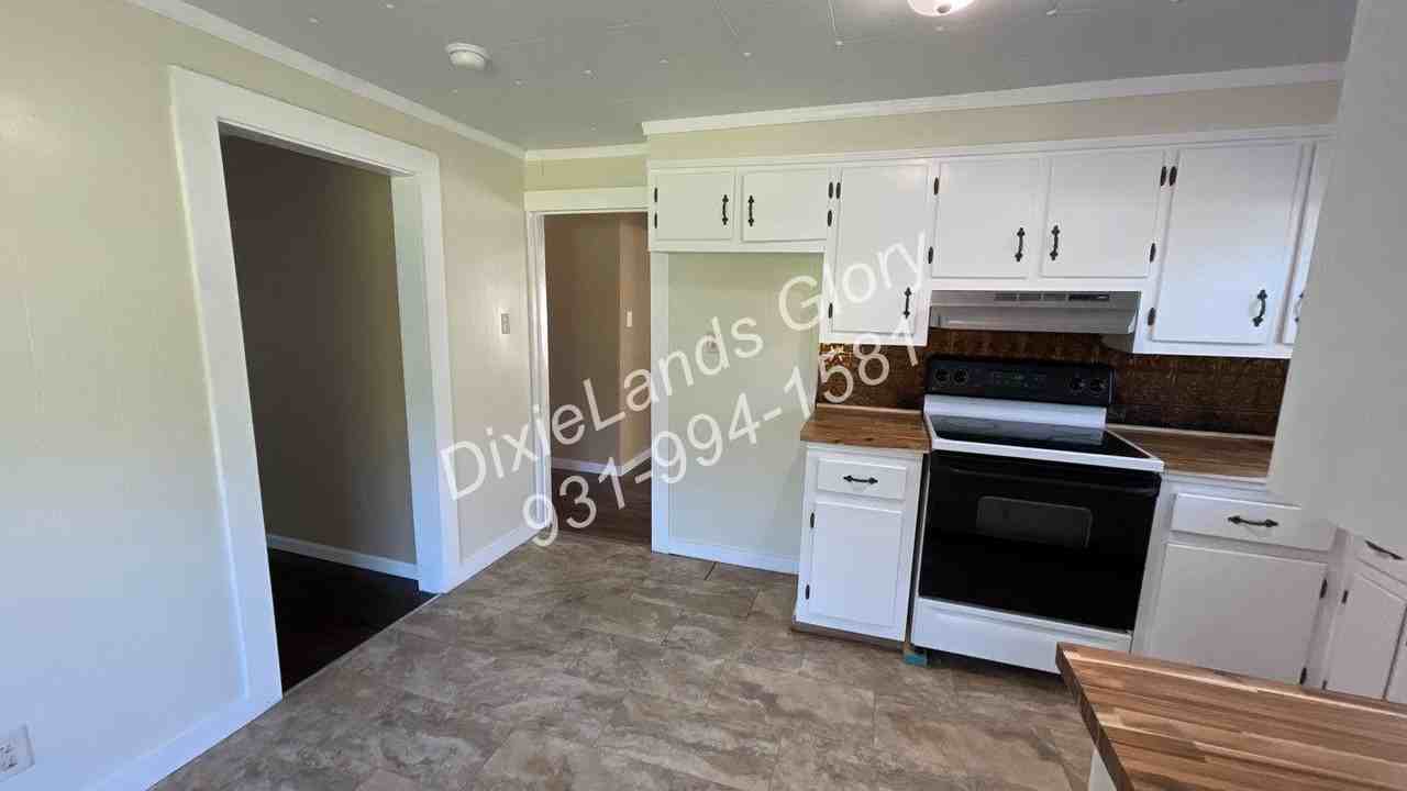205 W Willow St - Photo 7 of 18
