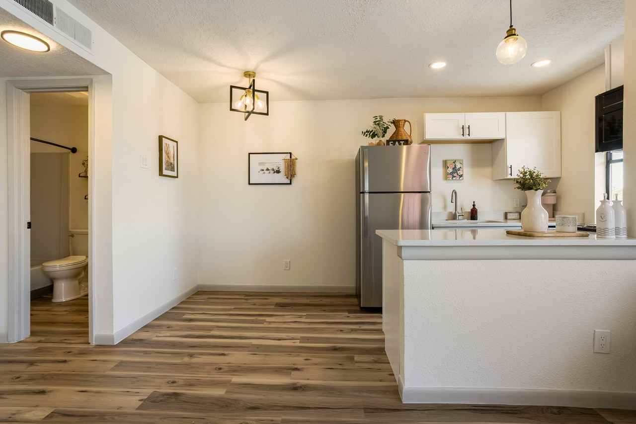 12001 Menaul Blvd Ne - Photo 7 of 21