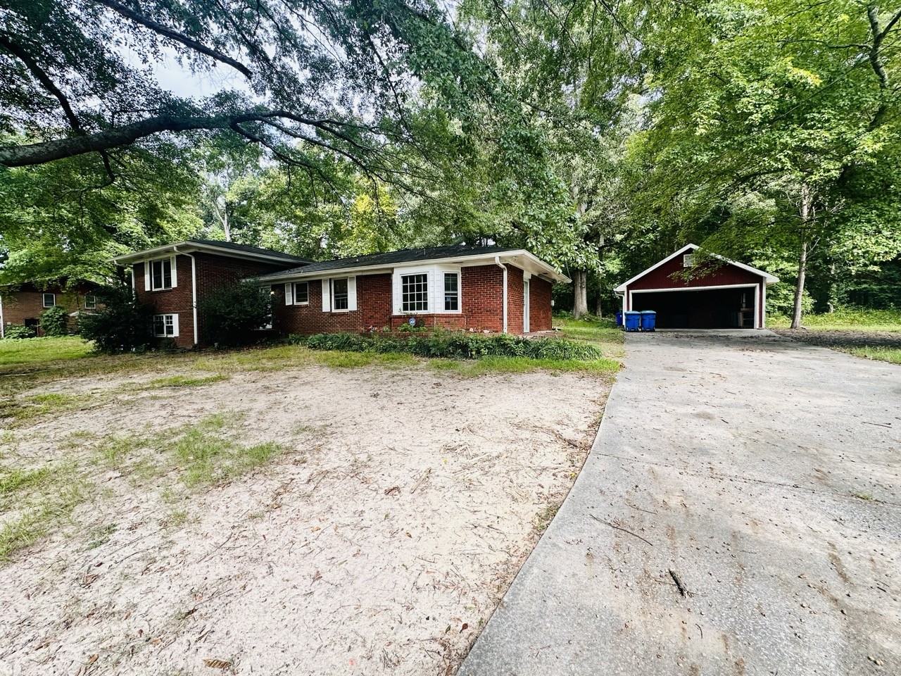 6150 Mallory Rd - Photo 2 of 16