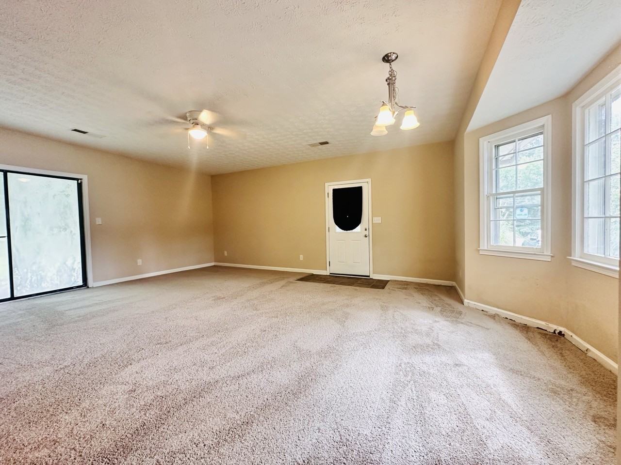 6150 Mallory Rd - Photo 6 of 16