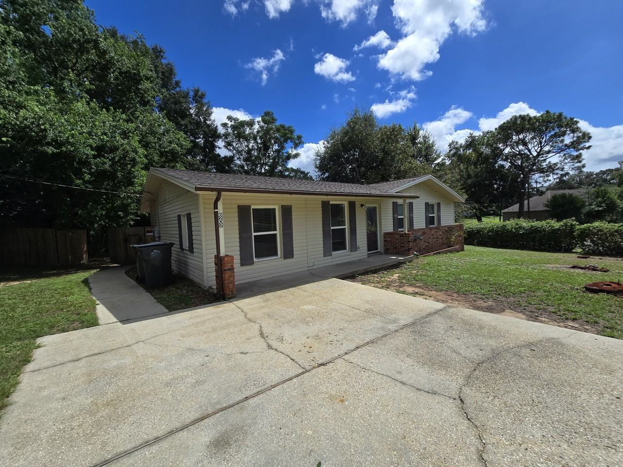 6202 Fairview Dr - Photo 2 of 18