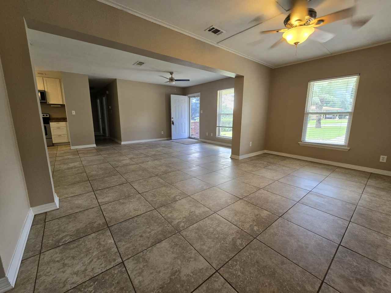 6202 Fairview Dr - Photo 3 of 18