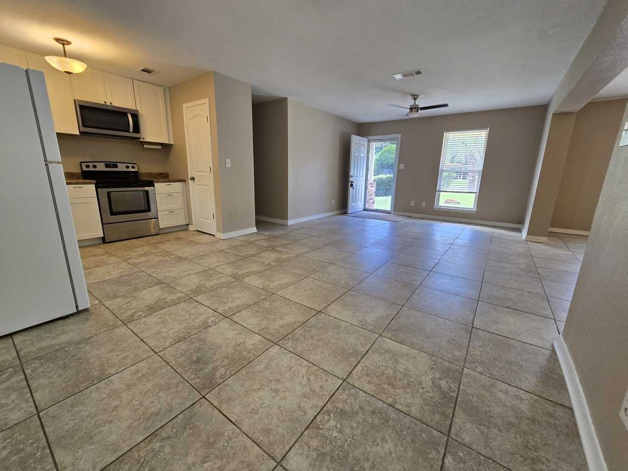 6202 Fairview Dr - Photo 6 of 18