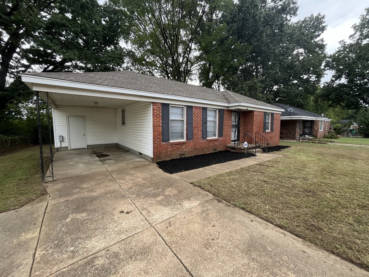 3763 Brompton Rd - Photo 2 of 14