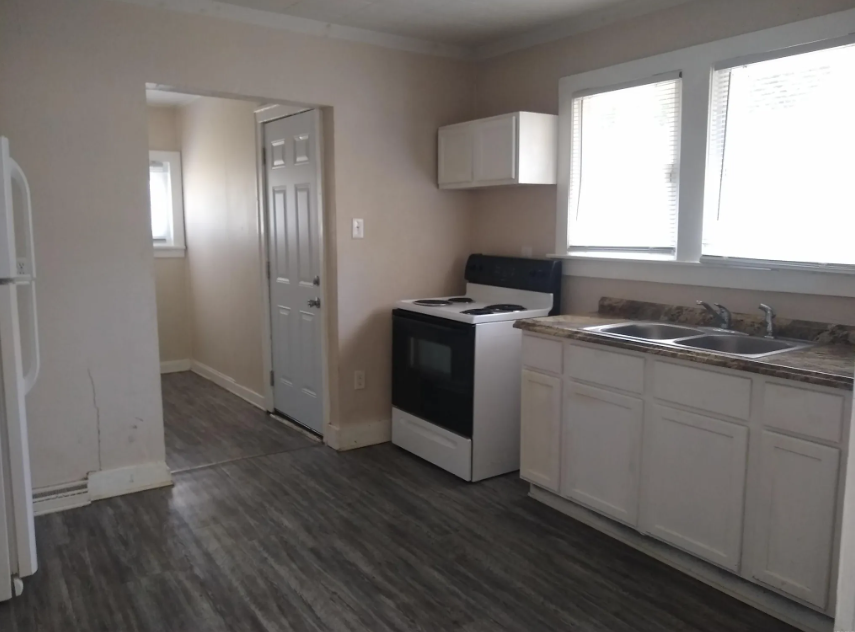 1028 Kinyon St - Photo 2 of 15