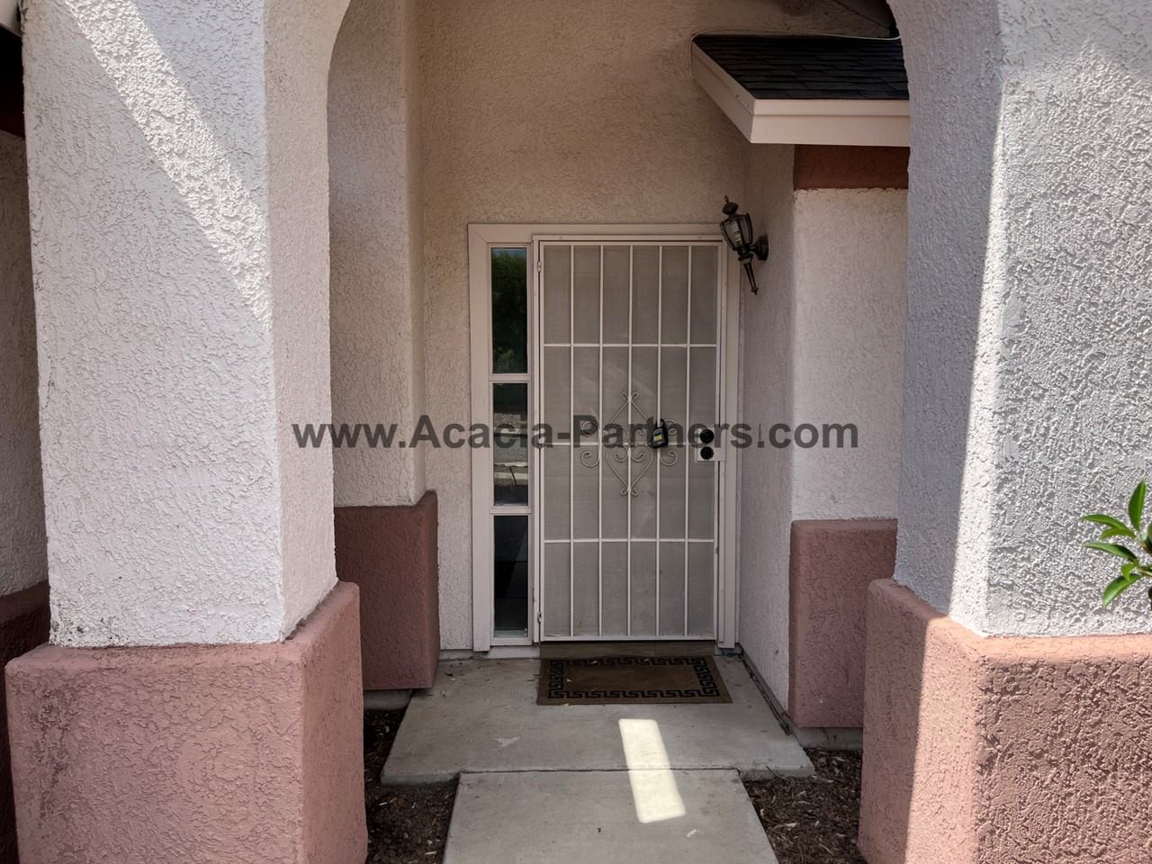 426 S Ridgefield Ave - Photo 2 of 29
