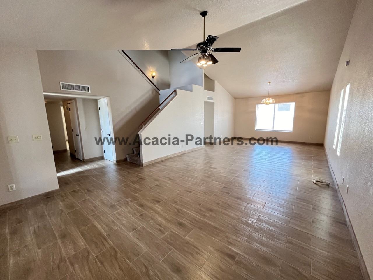 426 S Ridgefield Ave - Photo 4 of 29
