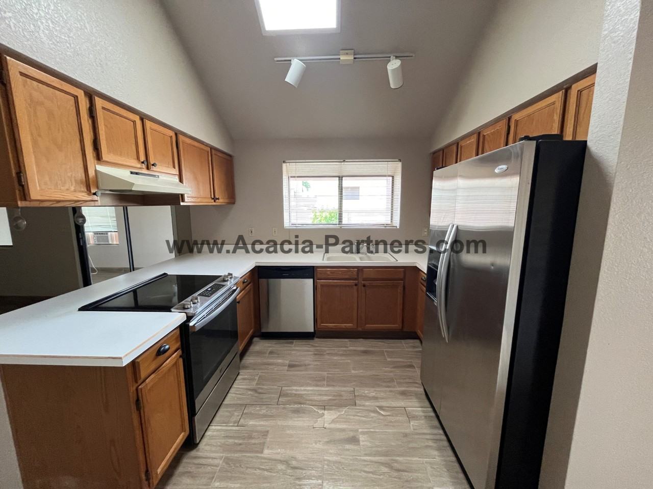 426 S Ridgefield Ave - Photo 6 of 29