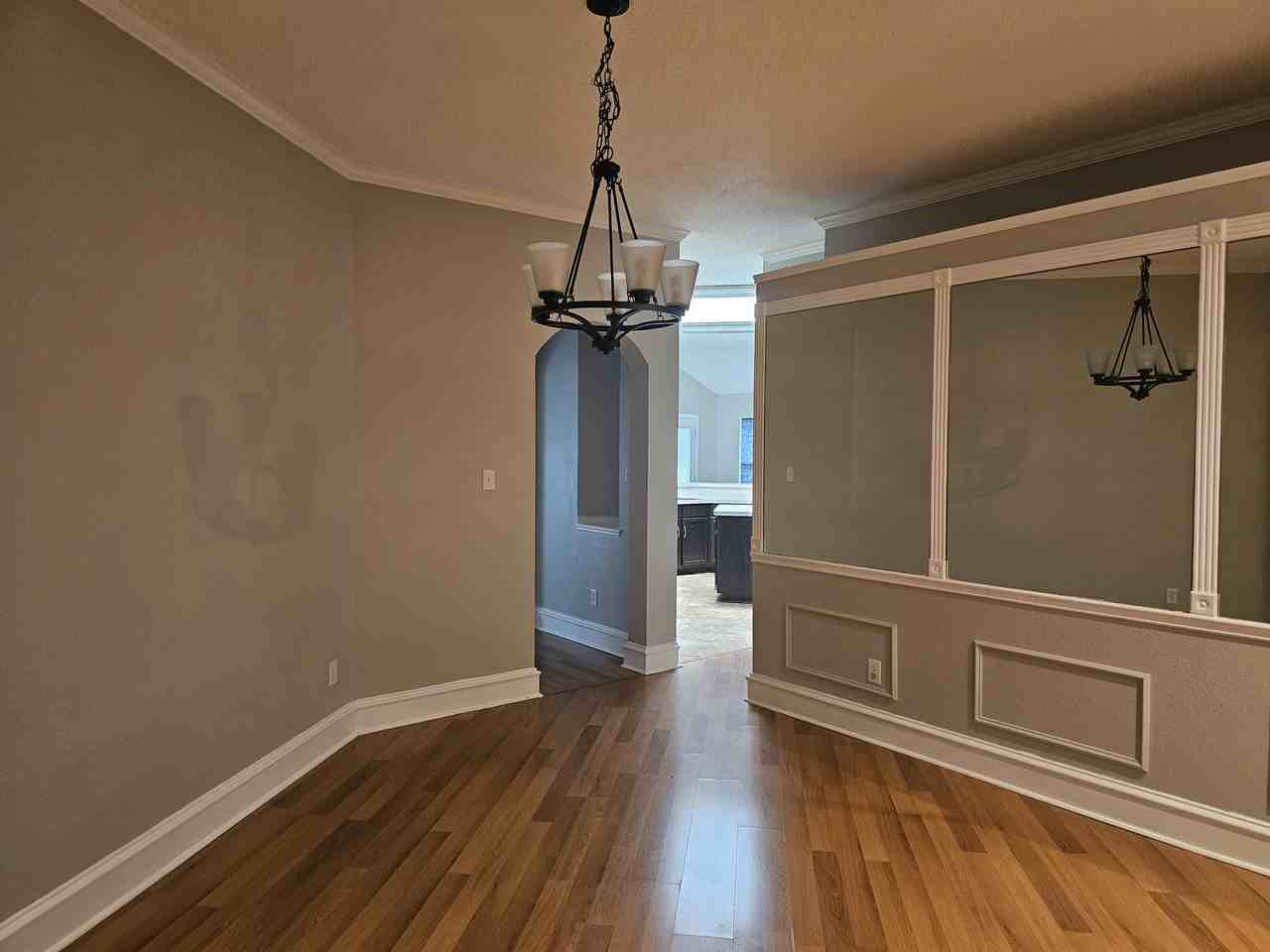 6905 Marigold Ct - Photo 3 of 6