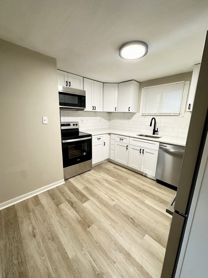 2016 E 12Th St - Photo 2 of 12
