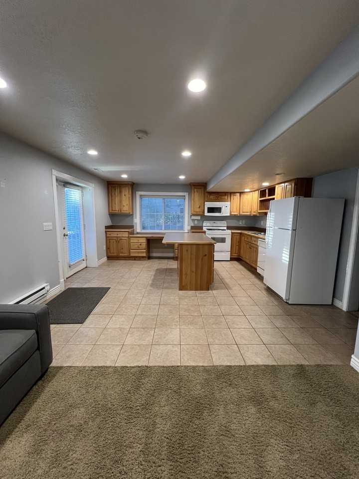 2049 N 1210 W #B - Photo 2 of 20