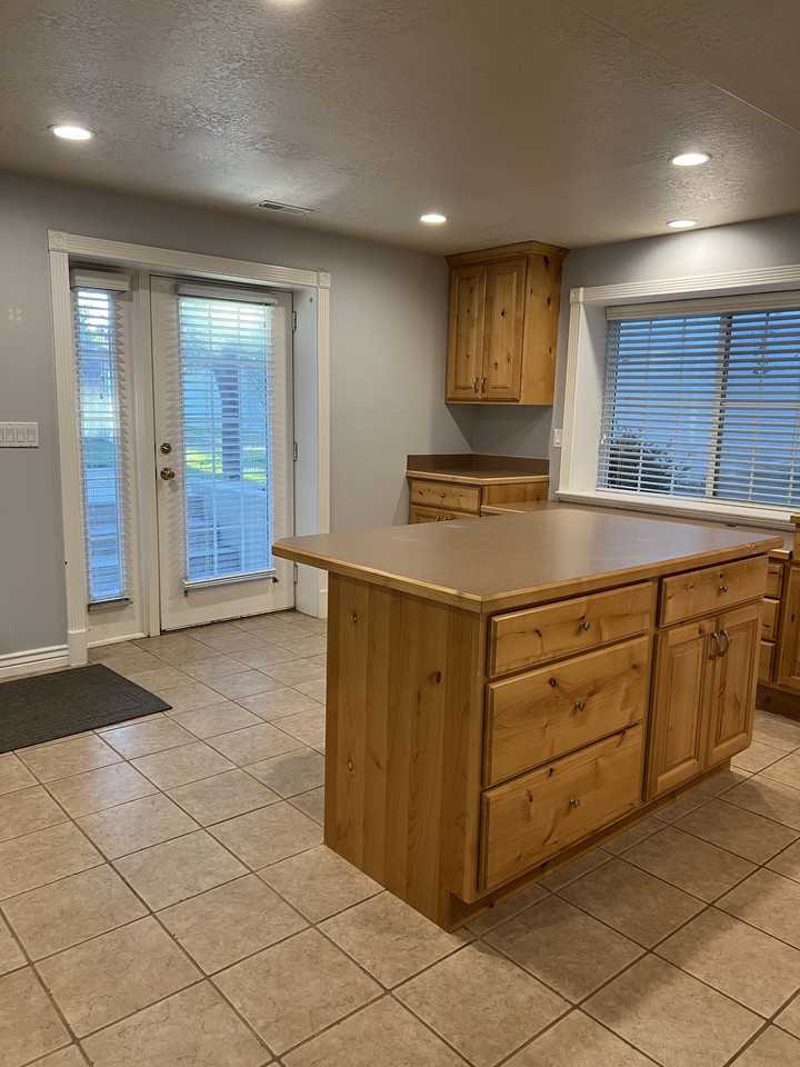 2049 N 1210 W #B - Photo 3 of 20