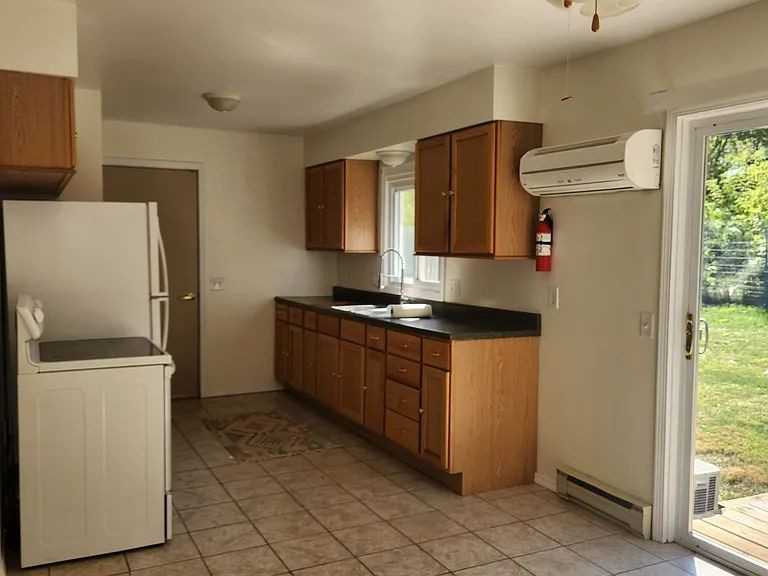 992 129th Avenue - Photo 2 of 10