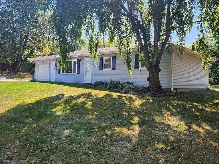 992 129th Avenue - Photo 3 of 10