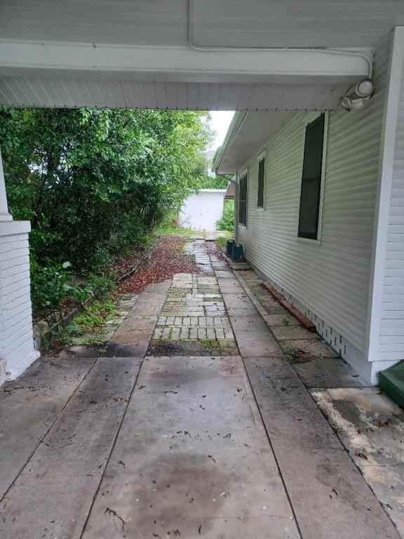 943 Ruby St - Photo 2 of 10