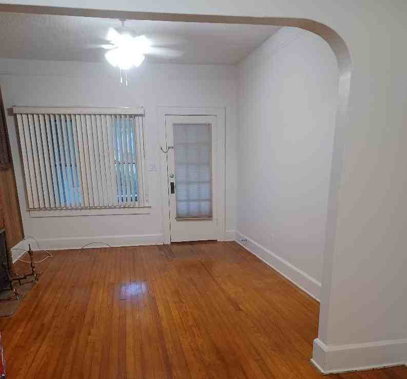 943 Ruby St - Photo 3 of 10