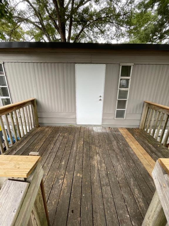 404 Bimini Rd - Photo 3 of 18