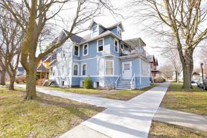 featured image of 1002 N Aurora St
