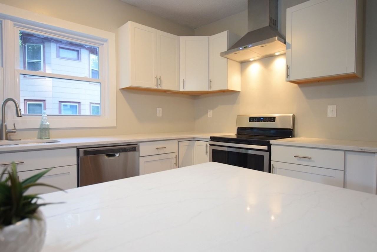 1002 N Aurora Street - Photo 2 of 50
