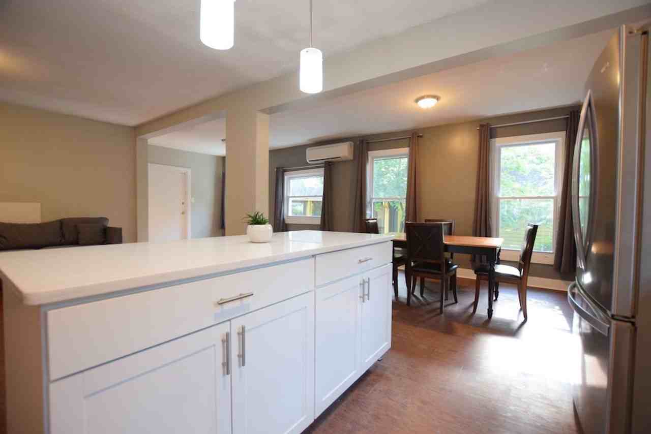 1002 N Aurora Street - Photo 4 of 50