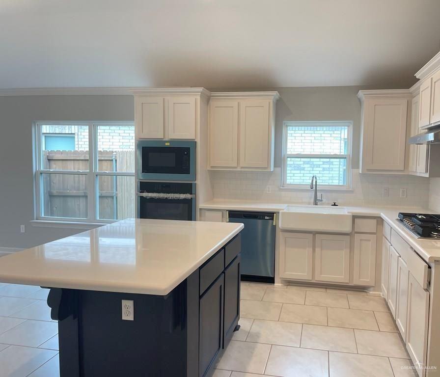 2373 Grove Ln - Photo 3 of 11