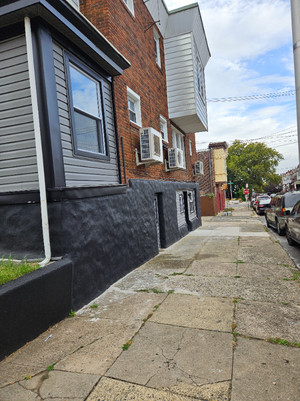 326 Roselyn St #1stFL - Photo 5 of 12