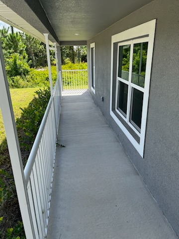 555 Oakshire Ln - Photo 2 of 18