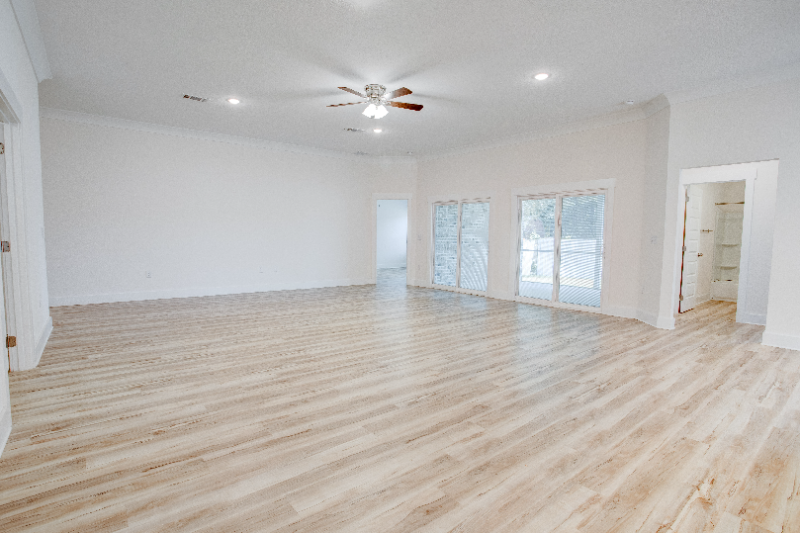 1756 Thomas St - Photo 3 of 20