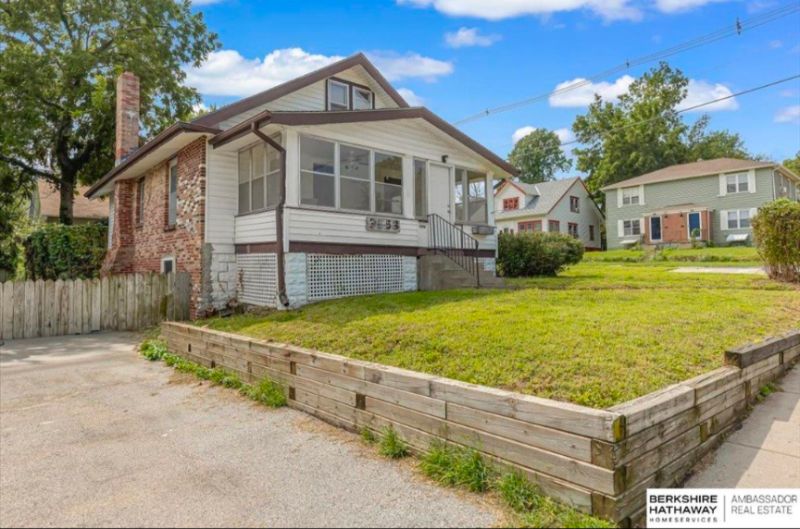 3653 Charles St - Photo 2 of 15