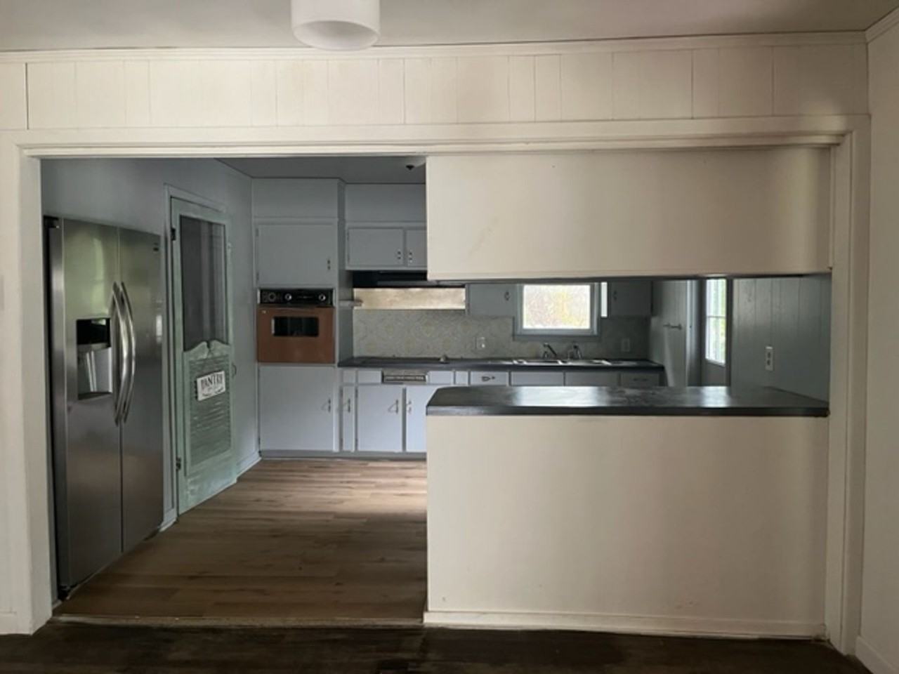 811 W Navasota St - Photo 2 of 6