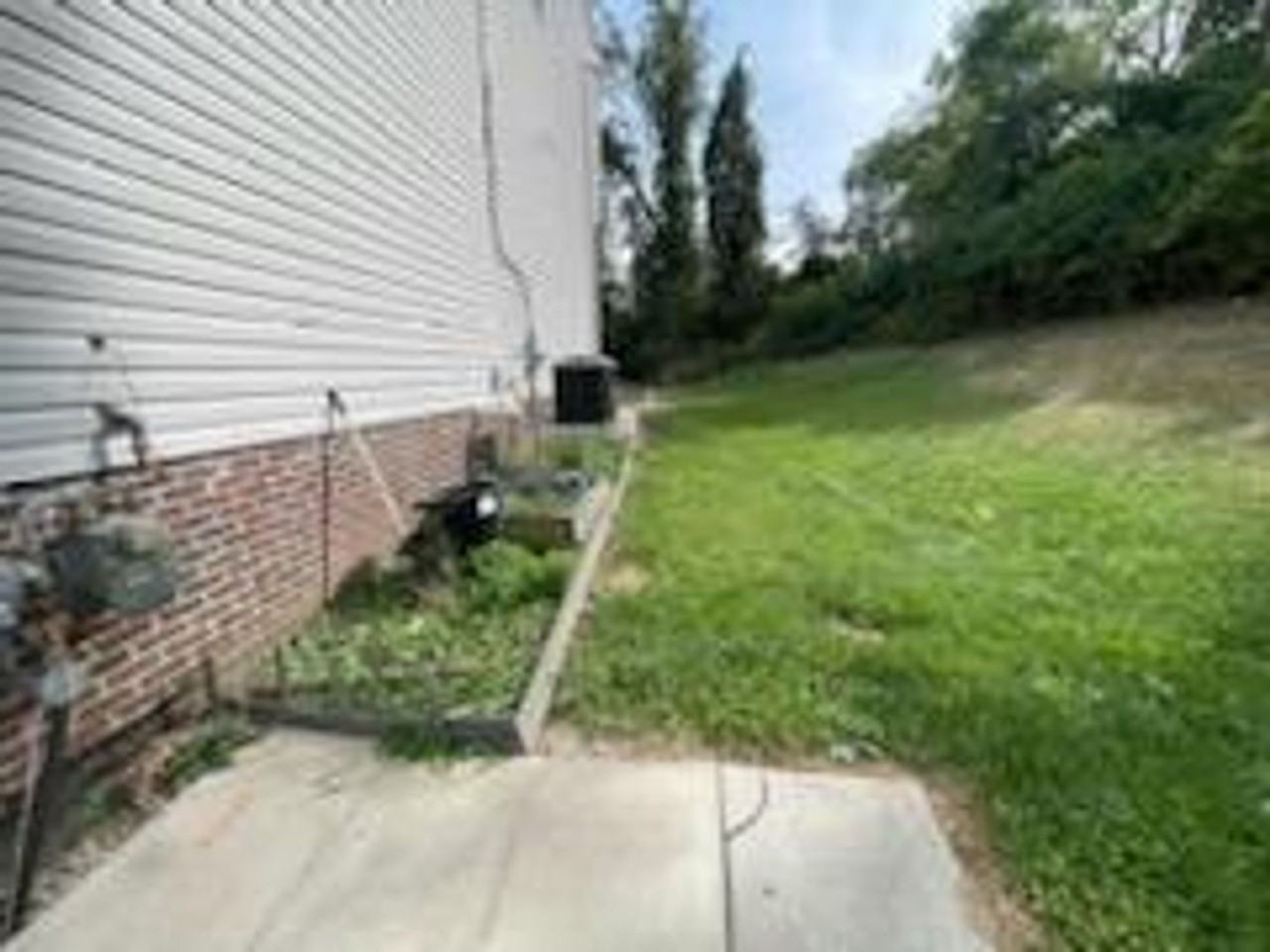 403 Mccormick Rd - Photo 3 of 50