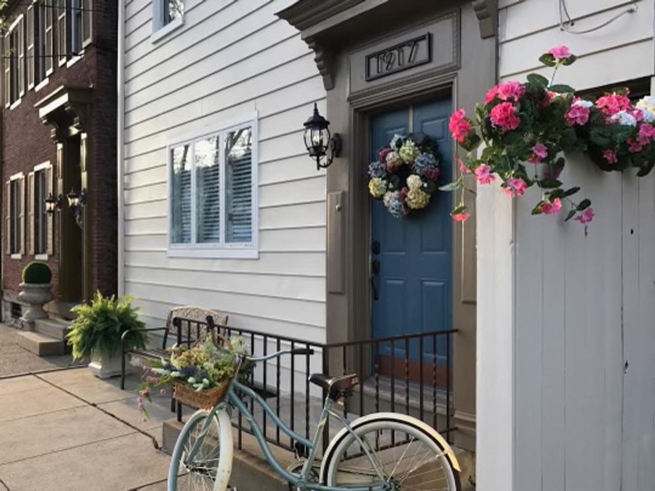 1917 Mary St - Photo 3 of 23