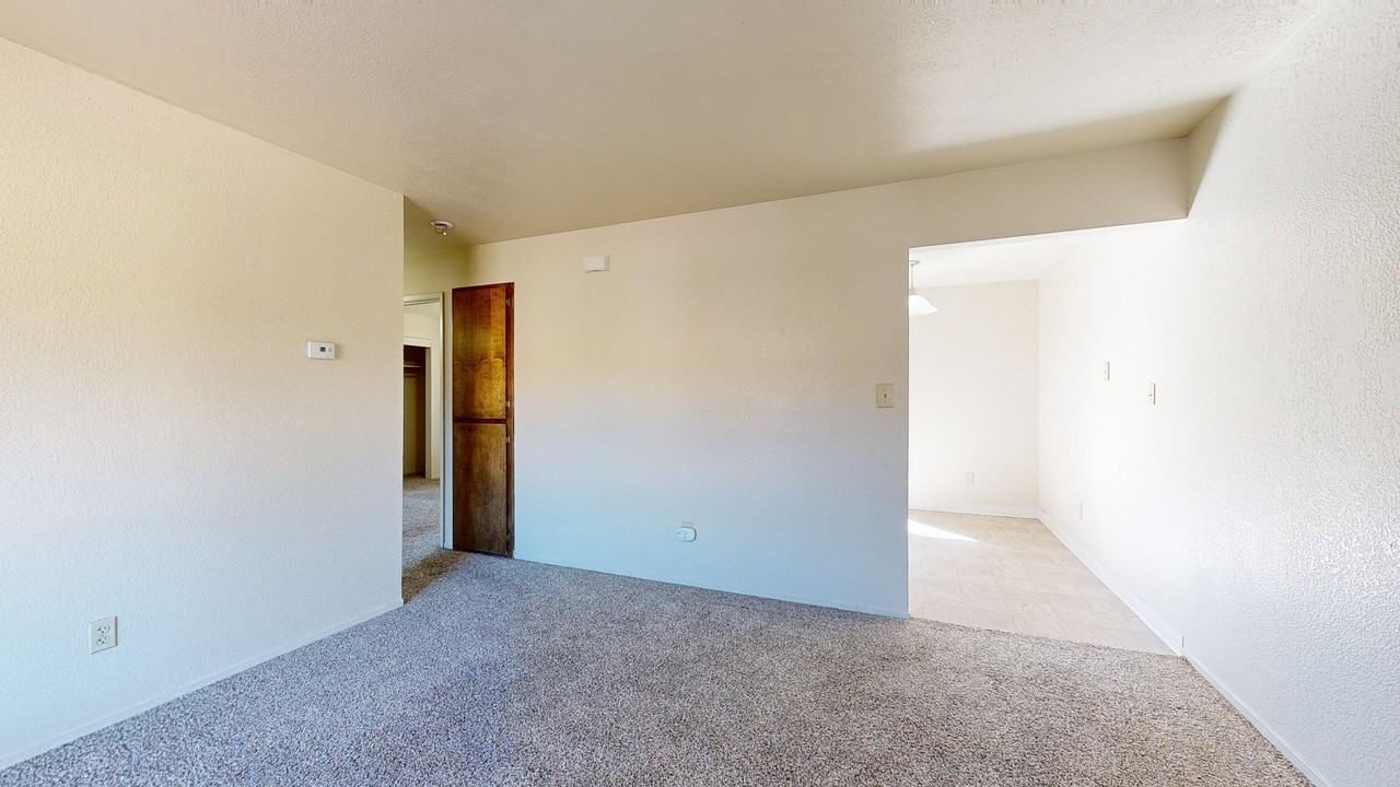 Quail Hollow One - Photo 2 of 31