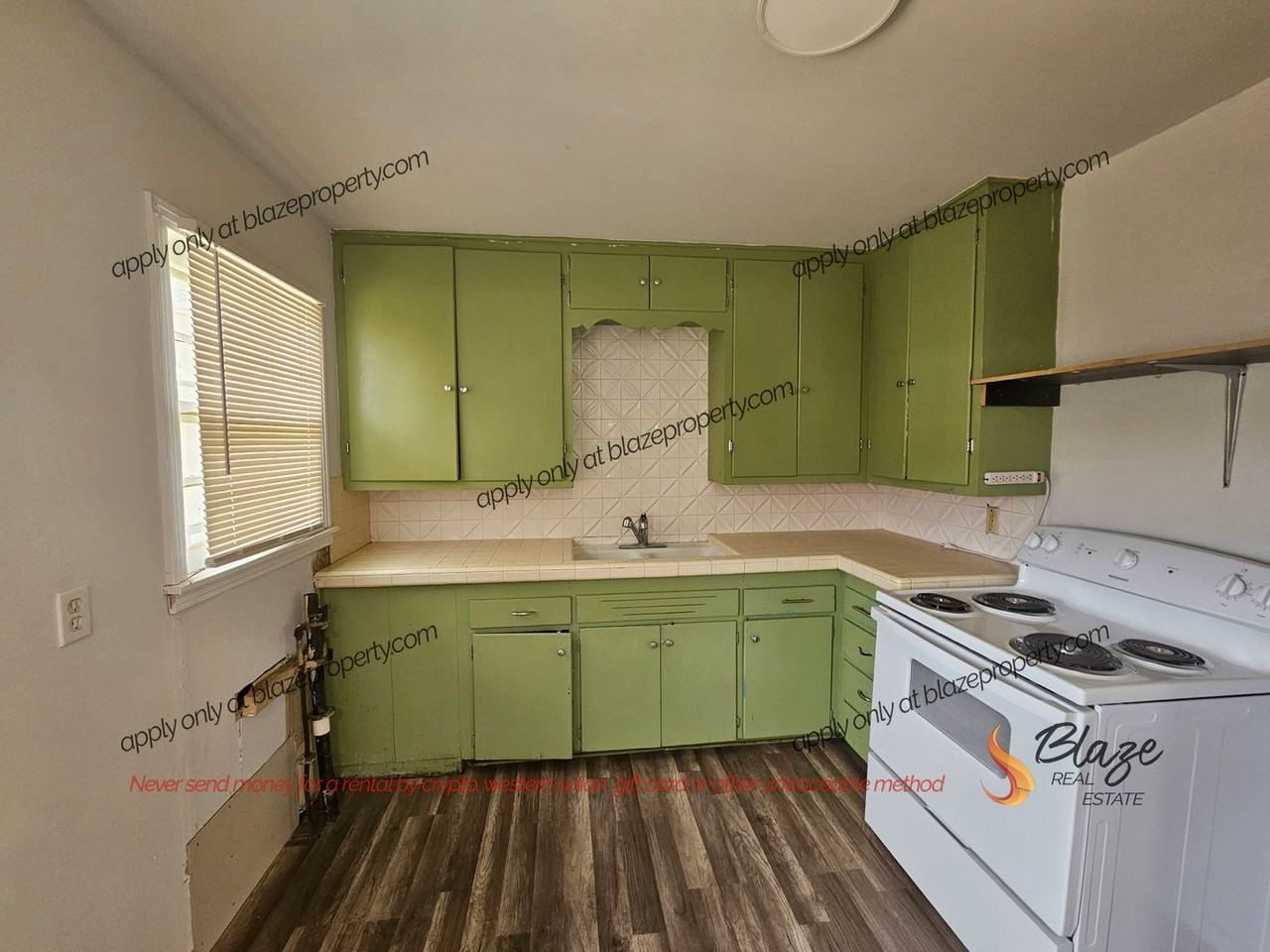 2024 Oak Dr - Photo 4 of 9