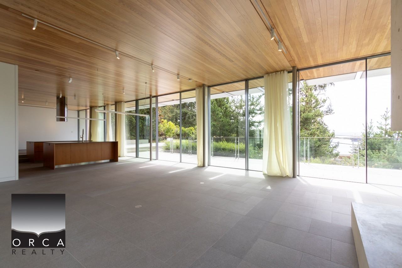 4055 Marine Dr - Photo 2 of 25