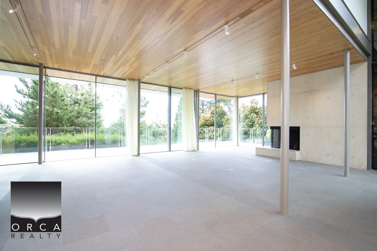 4055 Marine Dr - Photo 3 of 25