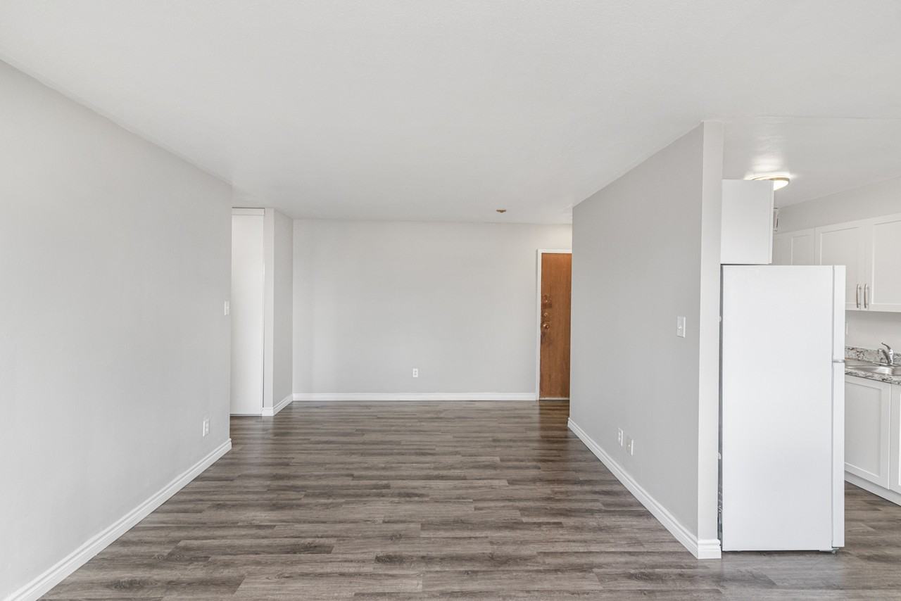 Dundas Apartments - Photo 2 of 12