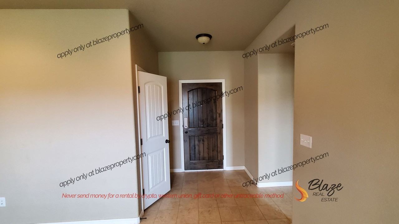 2417 17th Ave - Photo 2 of 27