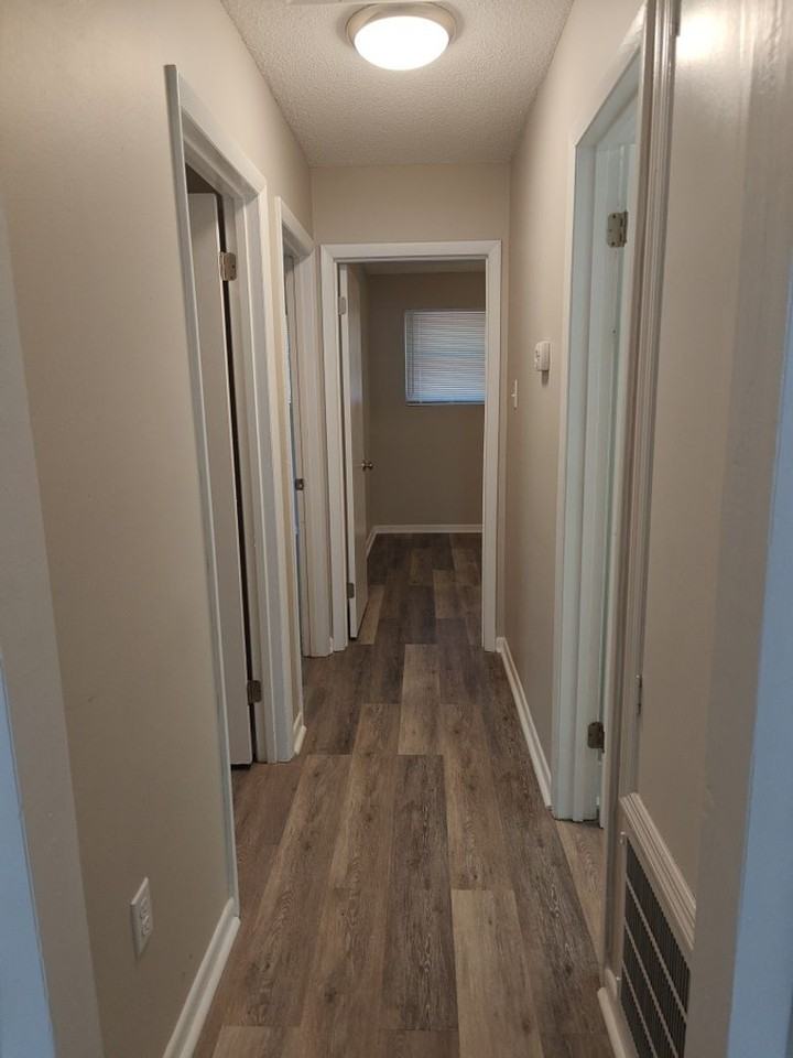 404 Kingstree Rd - Photo 7 of 13