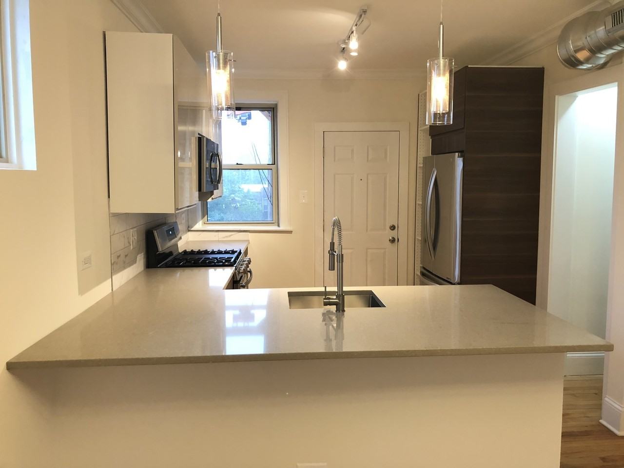 5330 N Kenmore Ave Apt 4e - Photo 4 of 21