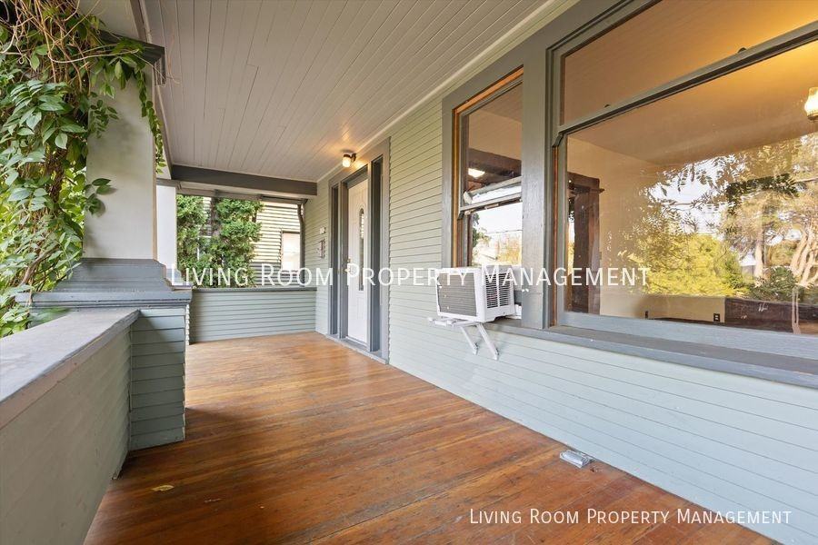 1152 Se 49th Ave - Photo 2 of 41