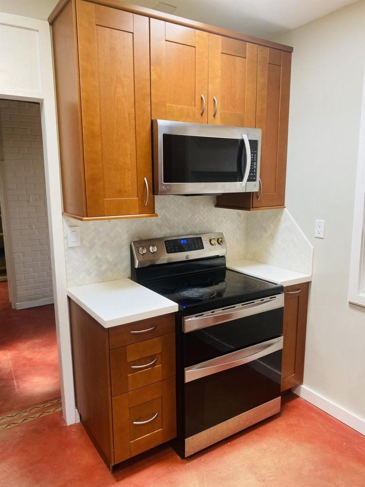 2908 East 18th Street - Photo 3 of 8